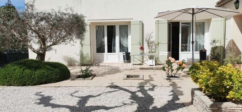 Maison à FONTVIEILLE