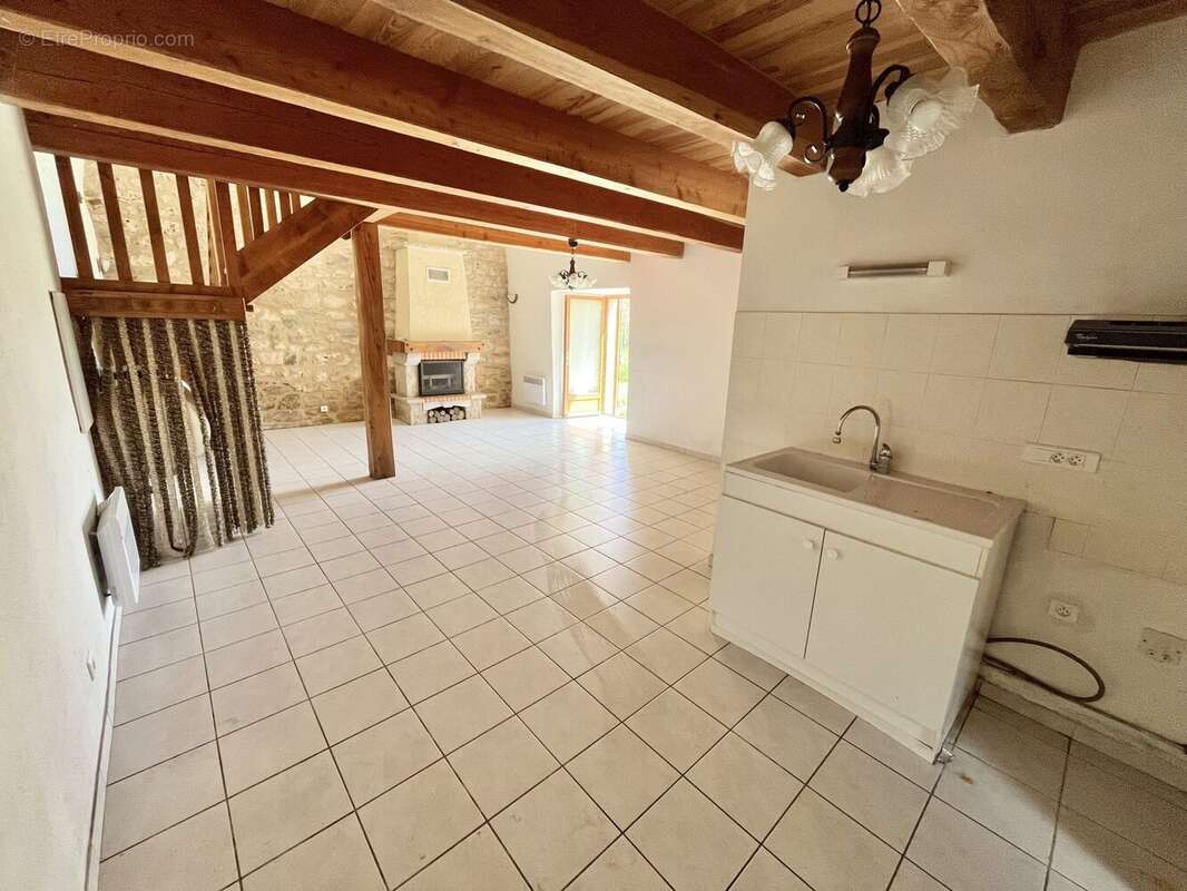 Maison 64 m² à Hures-La-Parade  - photo 4