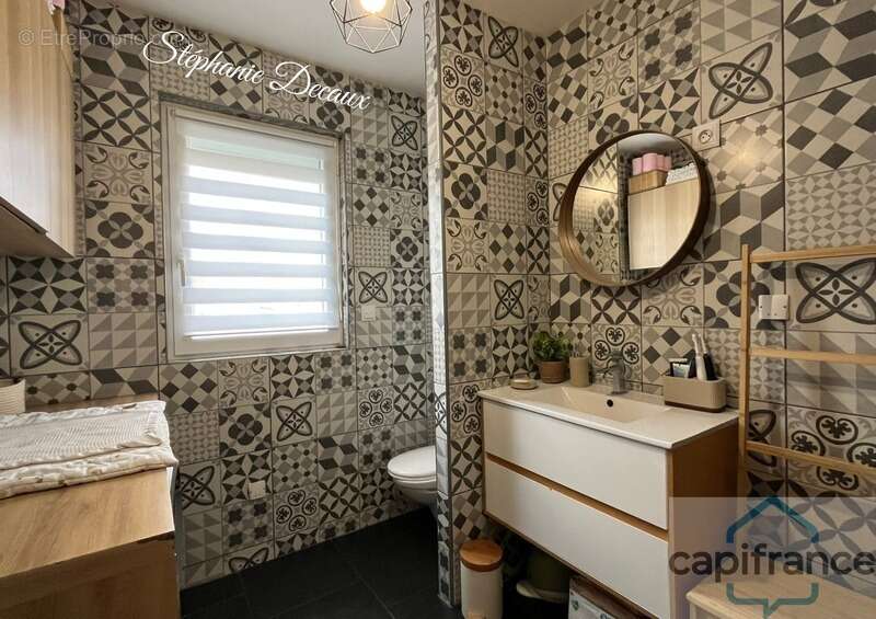  À VENDRE – Pavillon récent  – 105 m² – 3 chambres – Semi plain-pied – DPE B – Jardin – Cour - photo 5