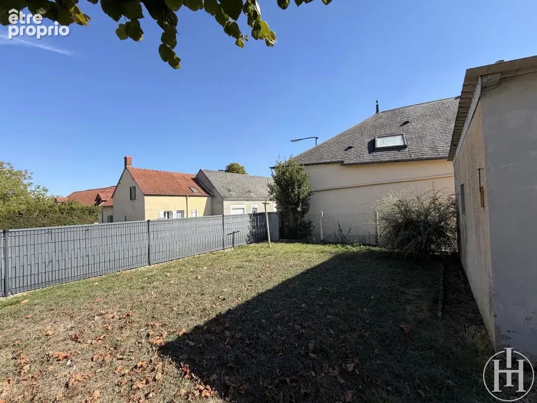 VILLABON   Maison en pierre avec dépendances et atelier. - photo 11
