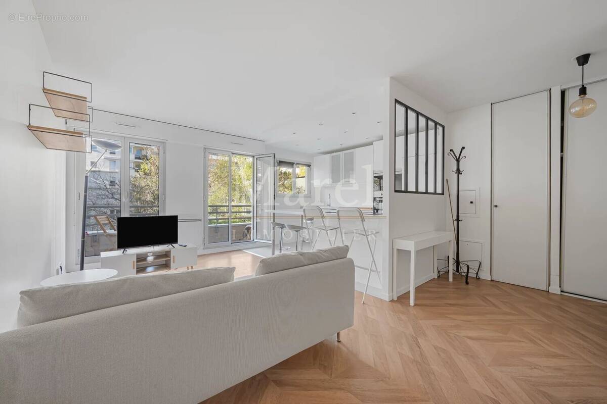 Appartement à COURBEVOIE