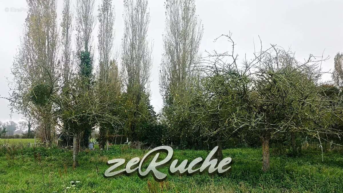 Terrain à VAUX-SUR-AURE