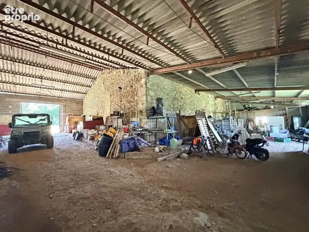 Propriété de 19,5 hectares avec étang multiples bâtiments - photo 15