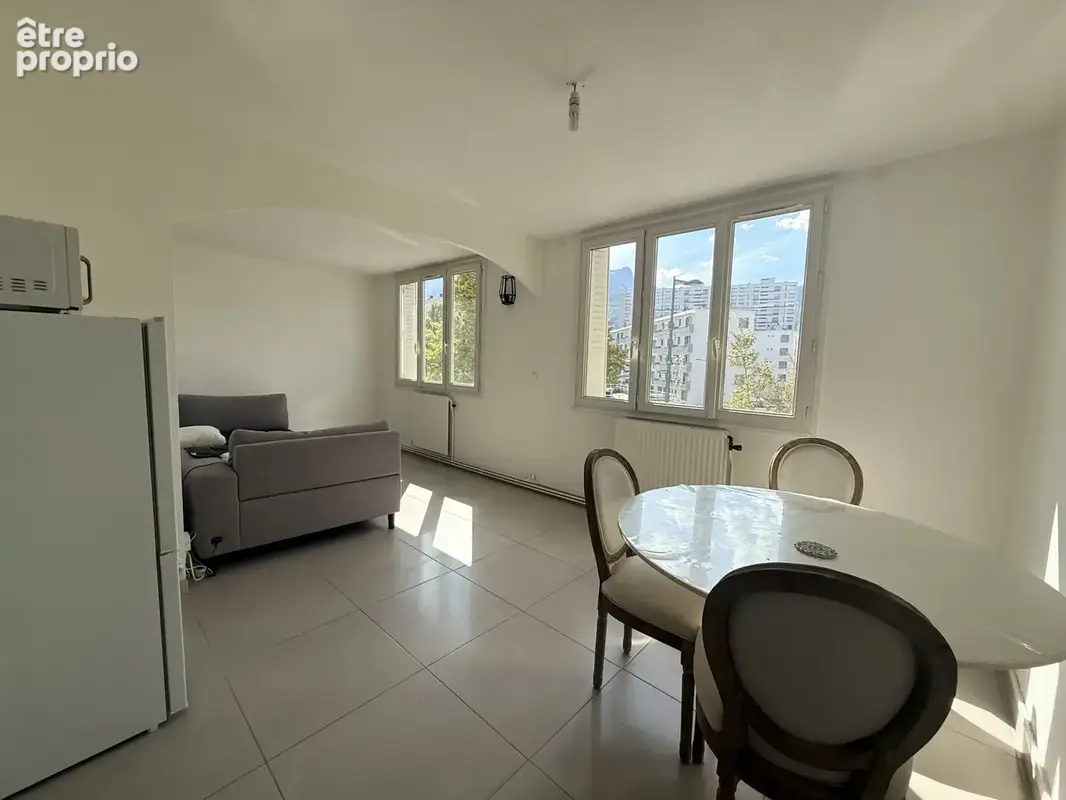 HIDRI IMMO PLUS vous propose en Exclusivité un appartement T4 - faibles charges et petit prix - Grenoble - photo 5