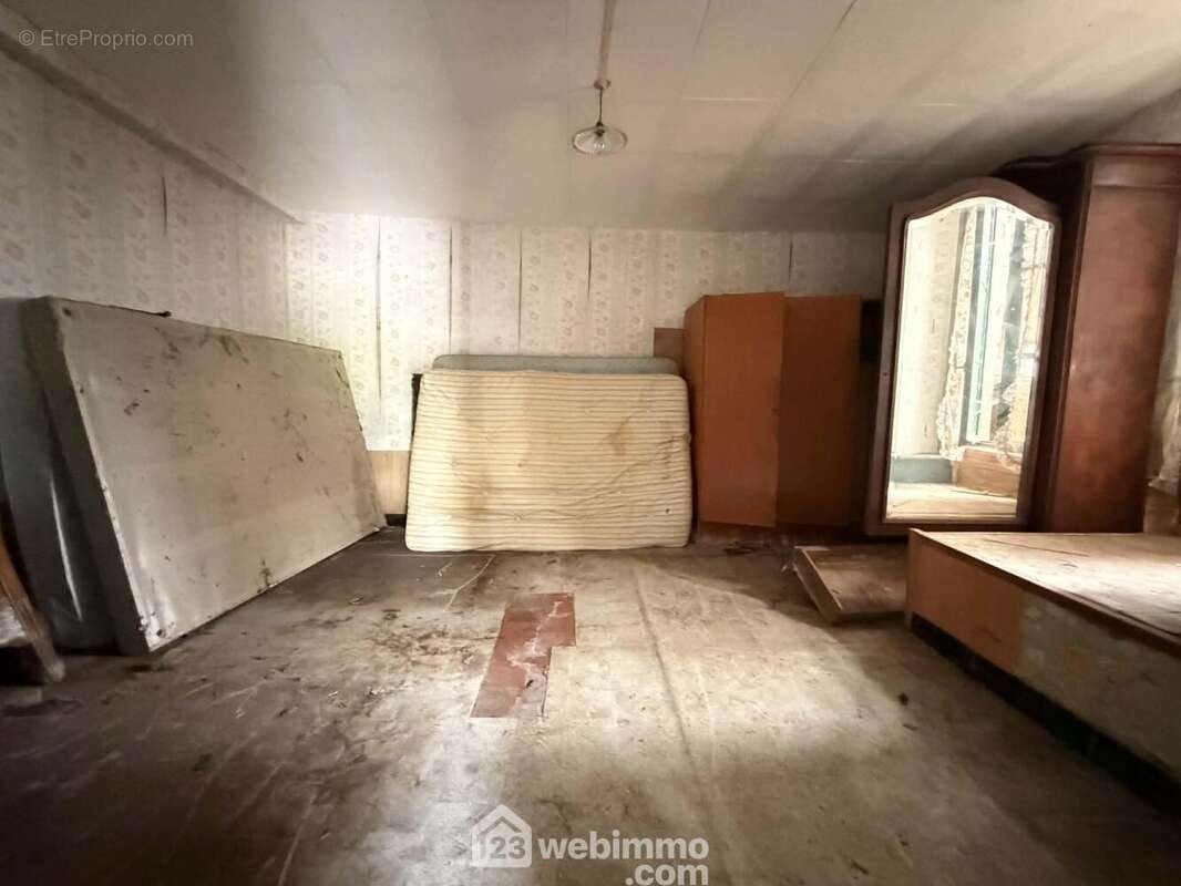 La chambre de 15 m² - Maison à NOUVION-ET-CATILLON