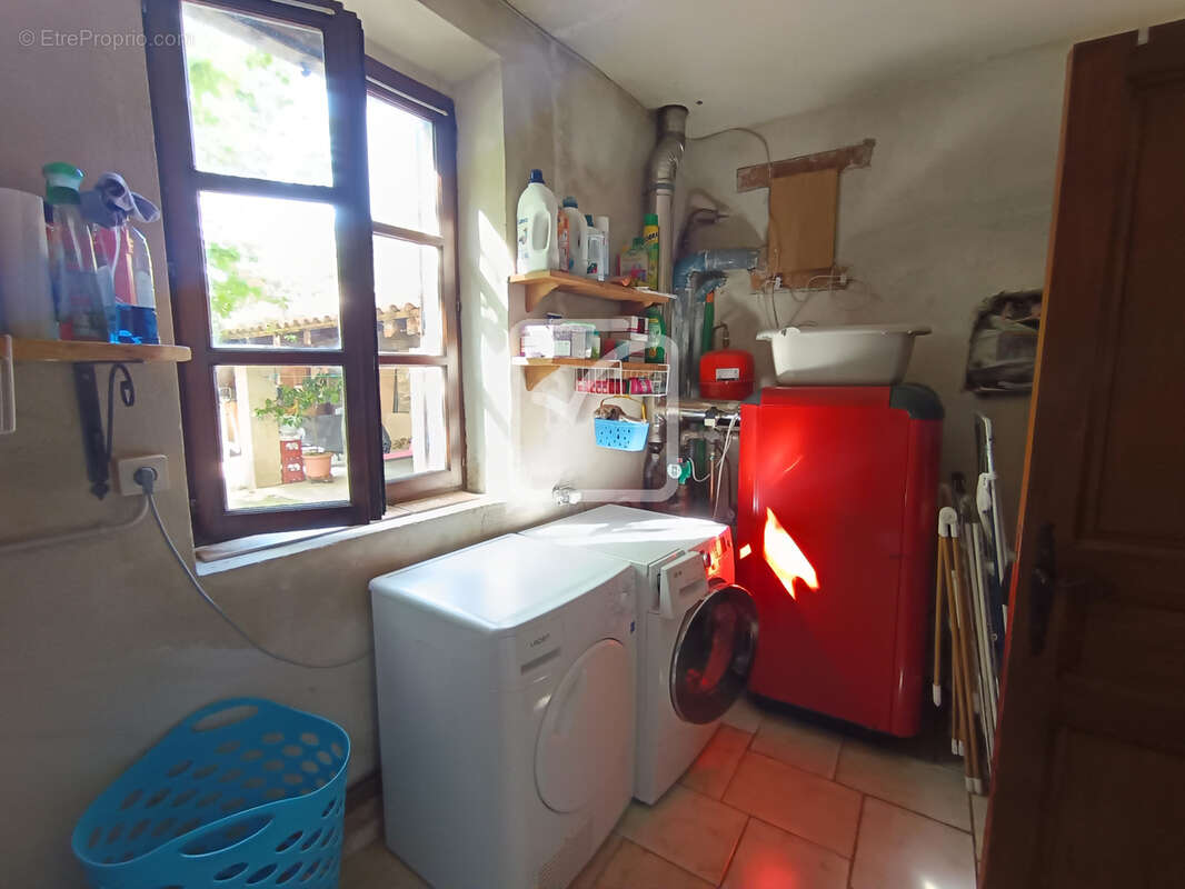 Ensemble immobilier composé de 3 logements, terrain 3894 m2 - photo 24