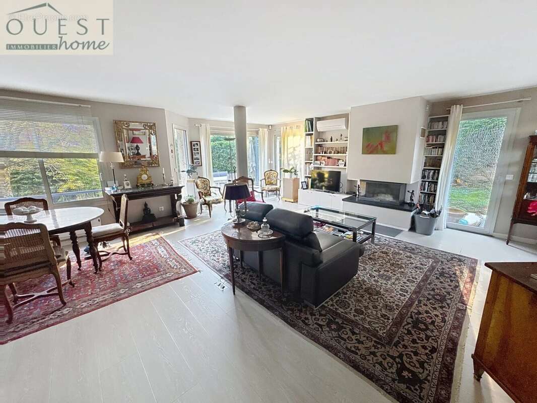 Maison à CHARBONNIERES-LES-BAINS