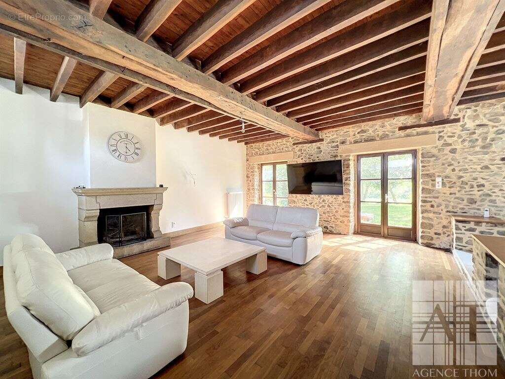 Maison à MONTENAY