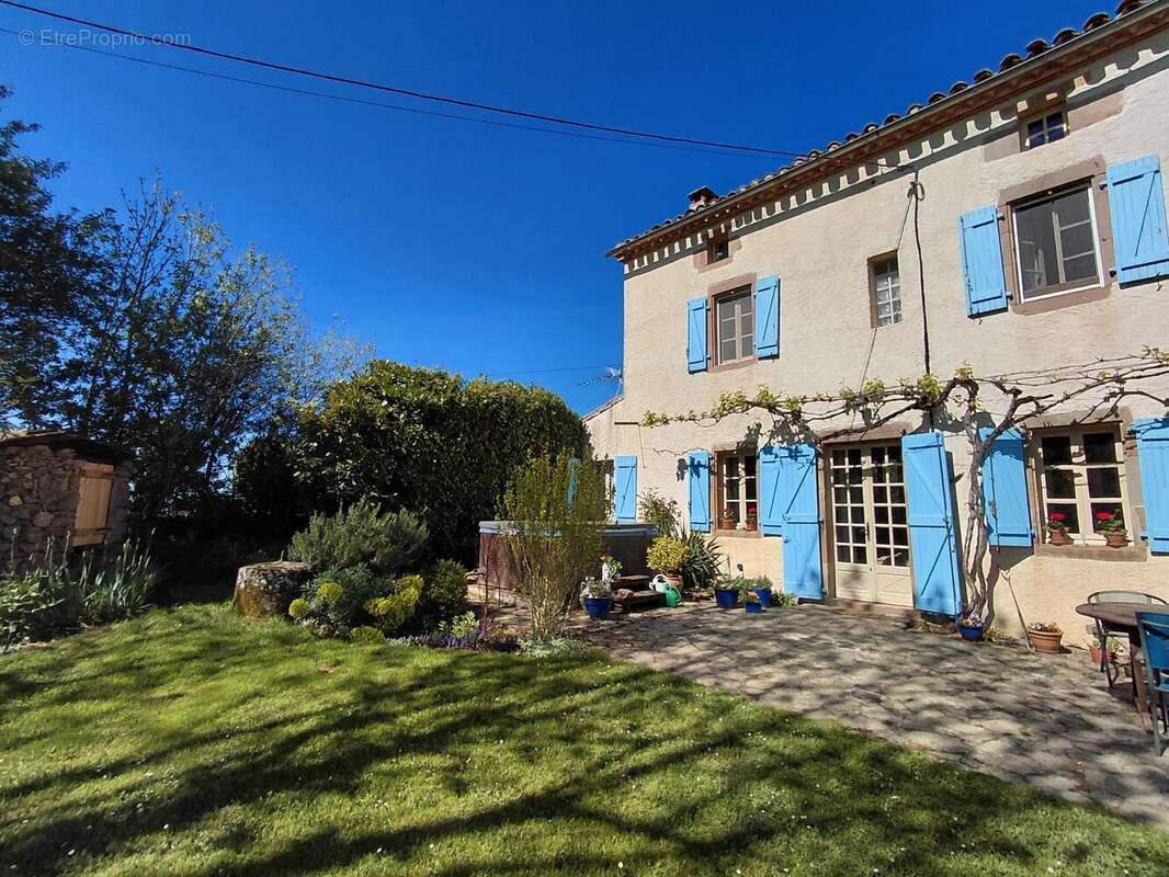 Maison à MONESTIES