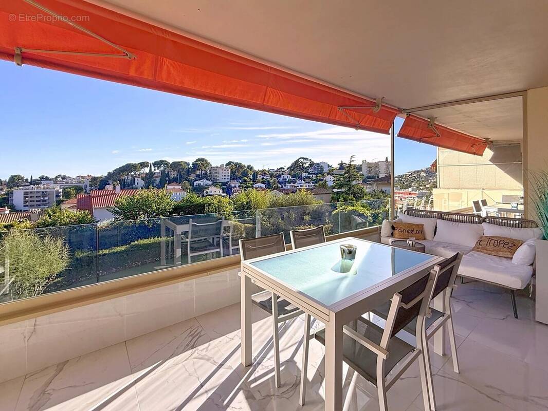 Appartement à LE CANNET