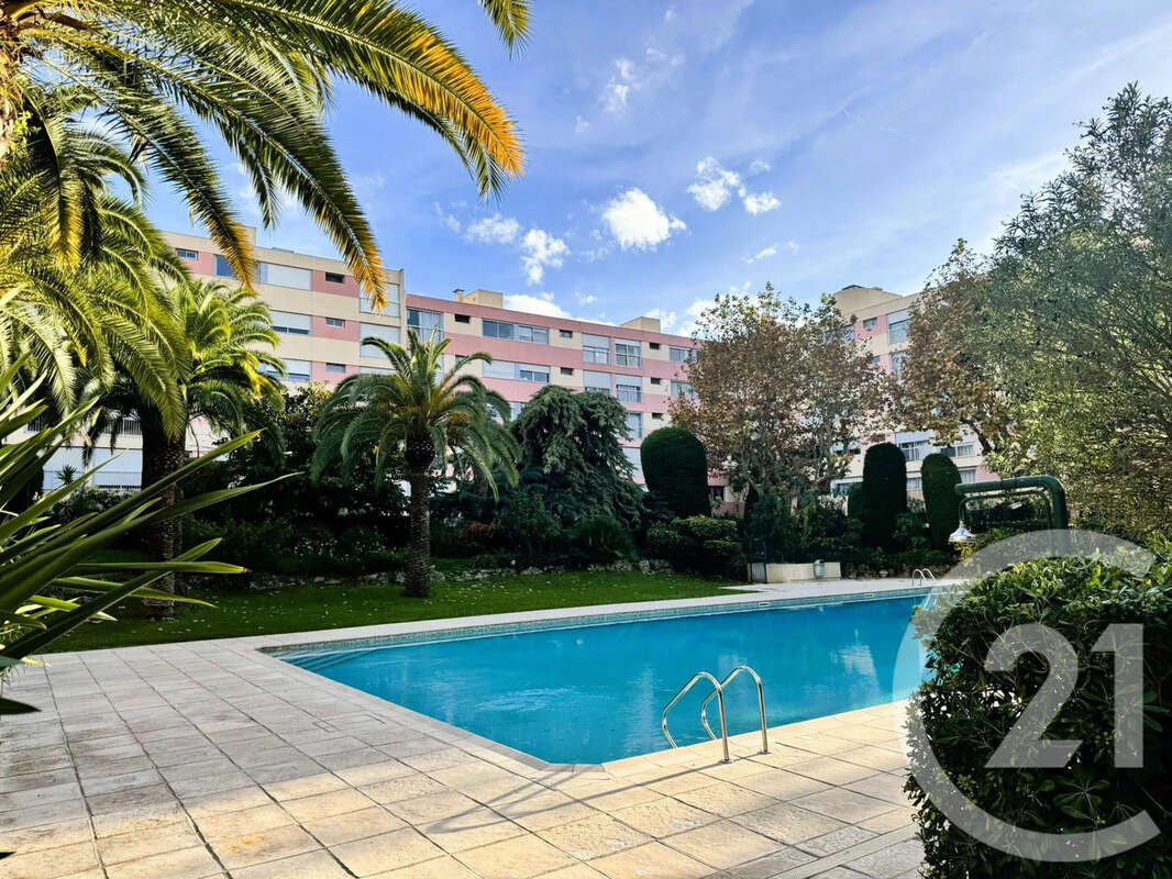 Appartement à VALLAURIS