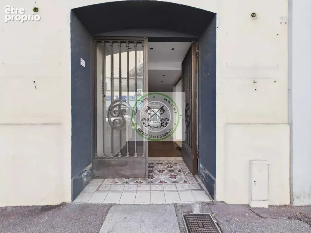 Appartement loft ou commerce   saint raphael centre - photo 6