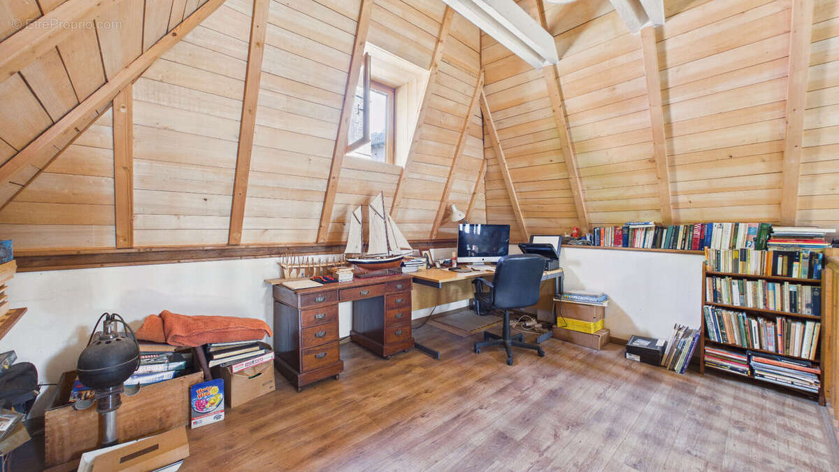 Maison Villecomtal 5 pièces 150 m2 + 76m²  aménageable sur 585 m² de terrain - photo 15