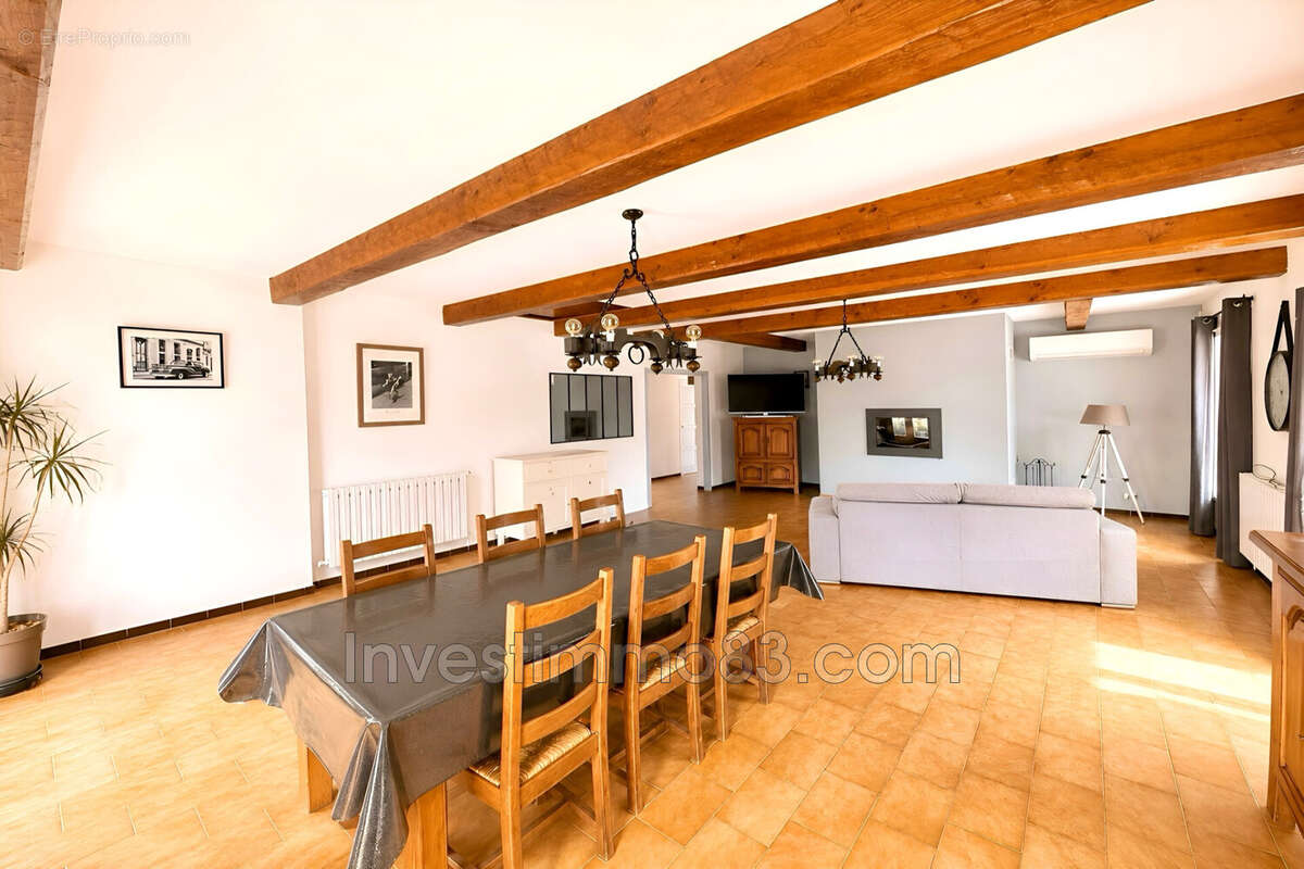 Maison 170 m² à Saint-Maximin-La-Sainte-Baume  - photo 6