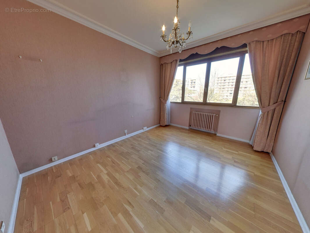 Beau 5 pieces + cuisine de 110m2 avec 3 chambres et sejour double echirolles domaine jean jaures - photo 8