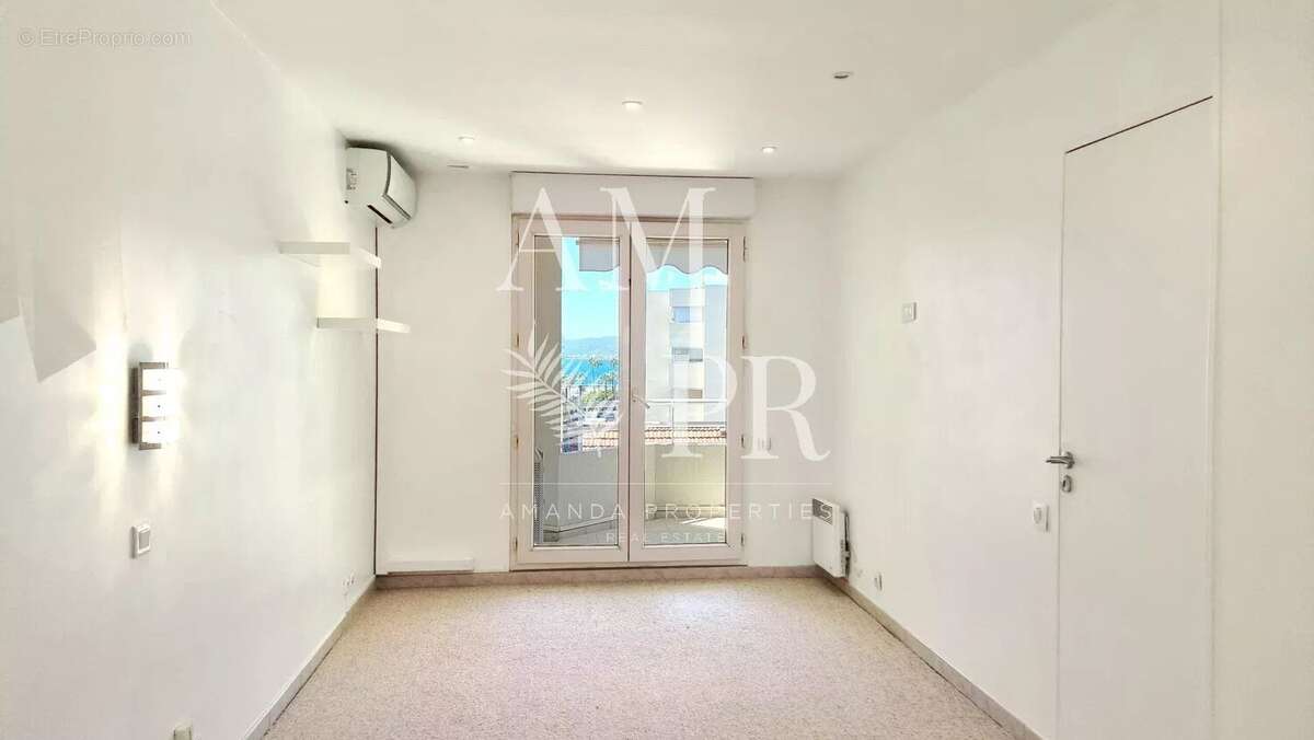 Appartement 4 pièces - Aperçu mer - Palm Beach Cannes - photo 9