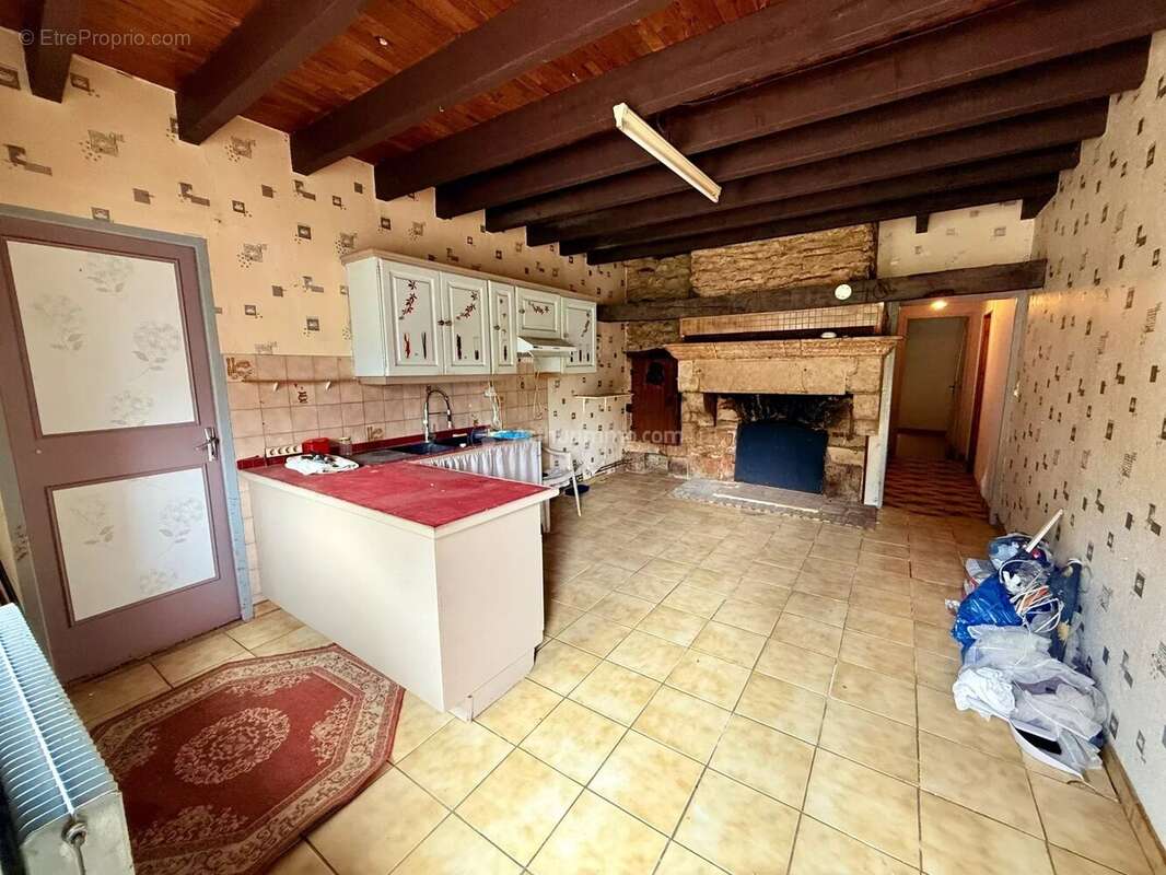 Maison à OUTREMECOURT