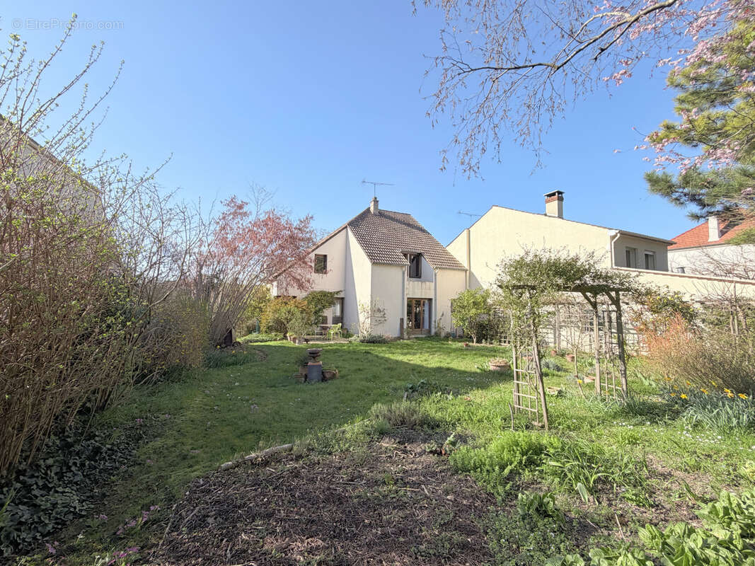 Maison à RUEIL-MALMAISON