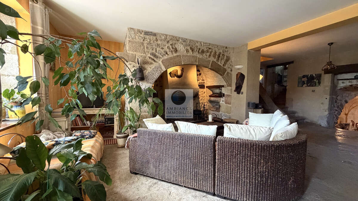 Maison à GUILHERAND-GRANGES