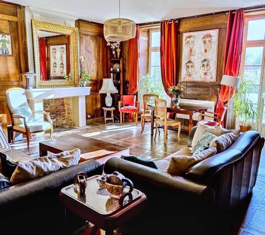 Maison à CHATEAUNEUF-SUR-CHARENTE