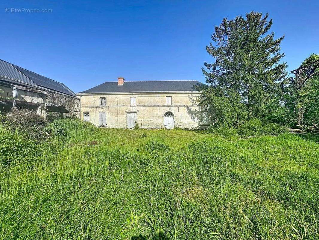 Maison à SAINT-MACAIRE-DU-BOIS