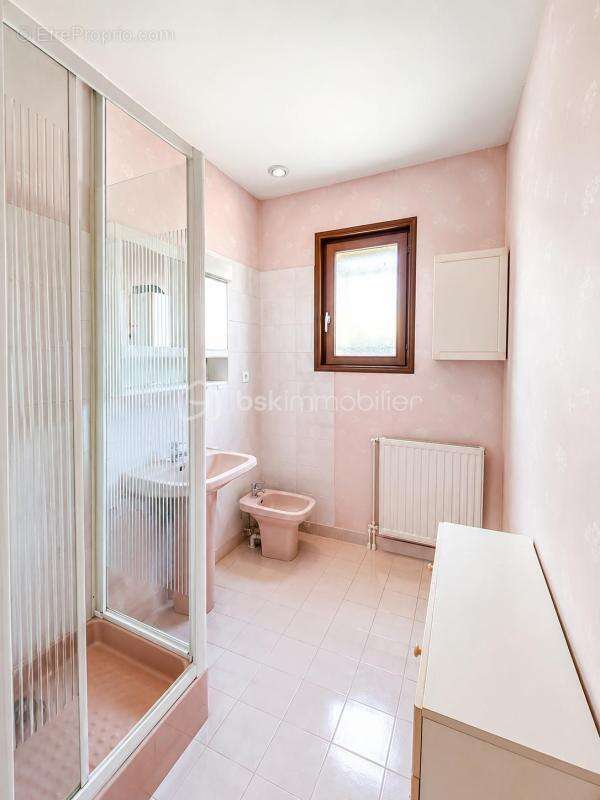 Maison 6 pièces – 143 m² – 4 chambres – Parc paysager de 1 700 m² - photo 16