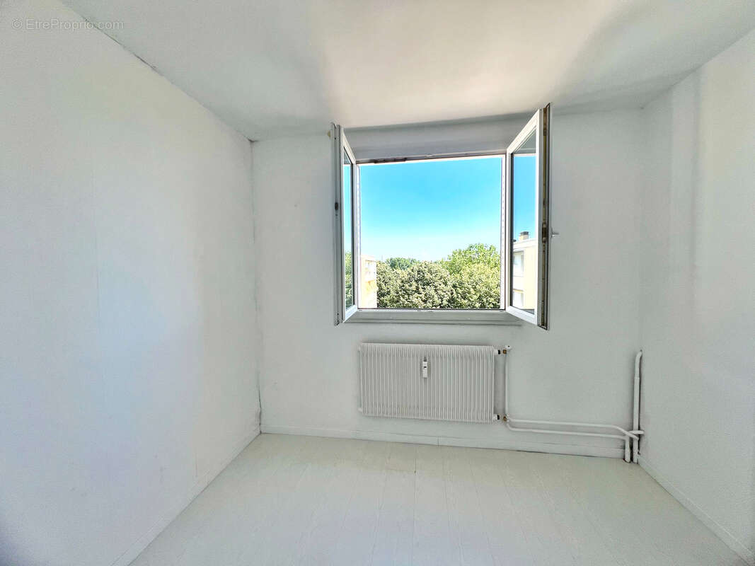 Appartement à PIERRE-BENITE