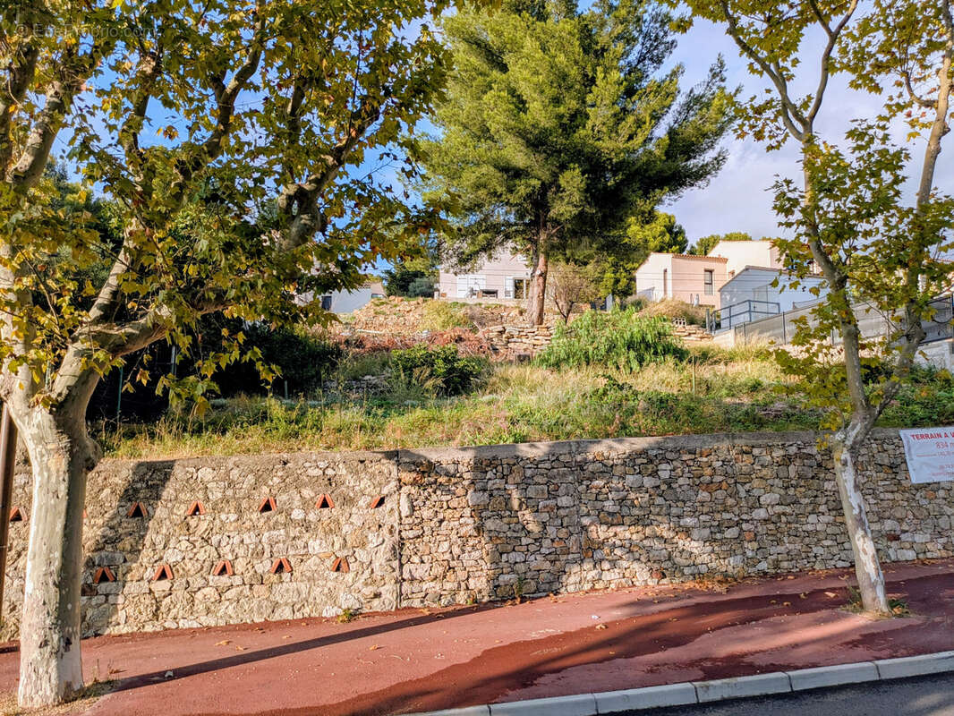 Terrain à OLLIOULES