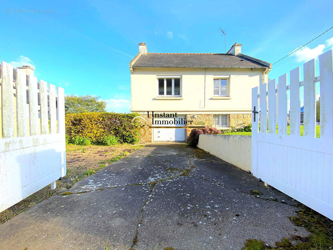 Maison à PLESTIN-LES-GREVES