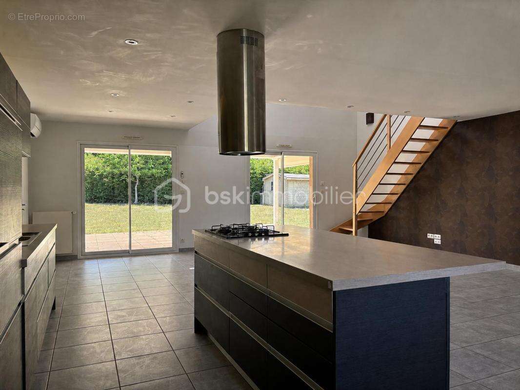 Maison familiale de 186 m² – 5 chambres – 3 salles de bains – Mouilleron-le-Captif - photo 3