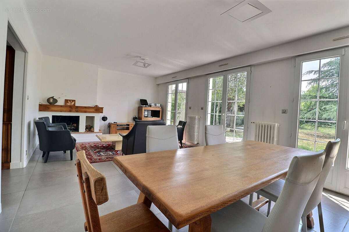 Maison à SAINT-SEBASTIEN-SUR-LOIRE