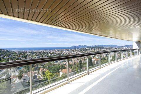 Appartement à LE CANNET