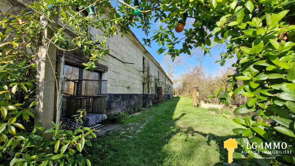 Maison à SAINT-FORT-SUR-GIRONDE