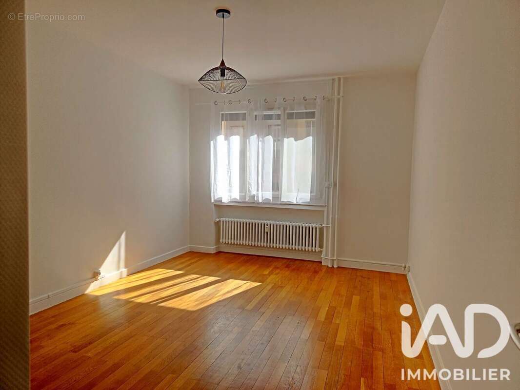 Appartement 64 m² à Saint-Etienne  - photo 3