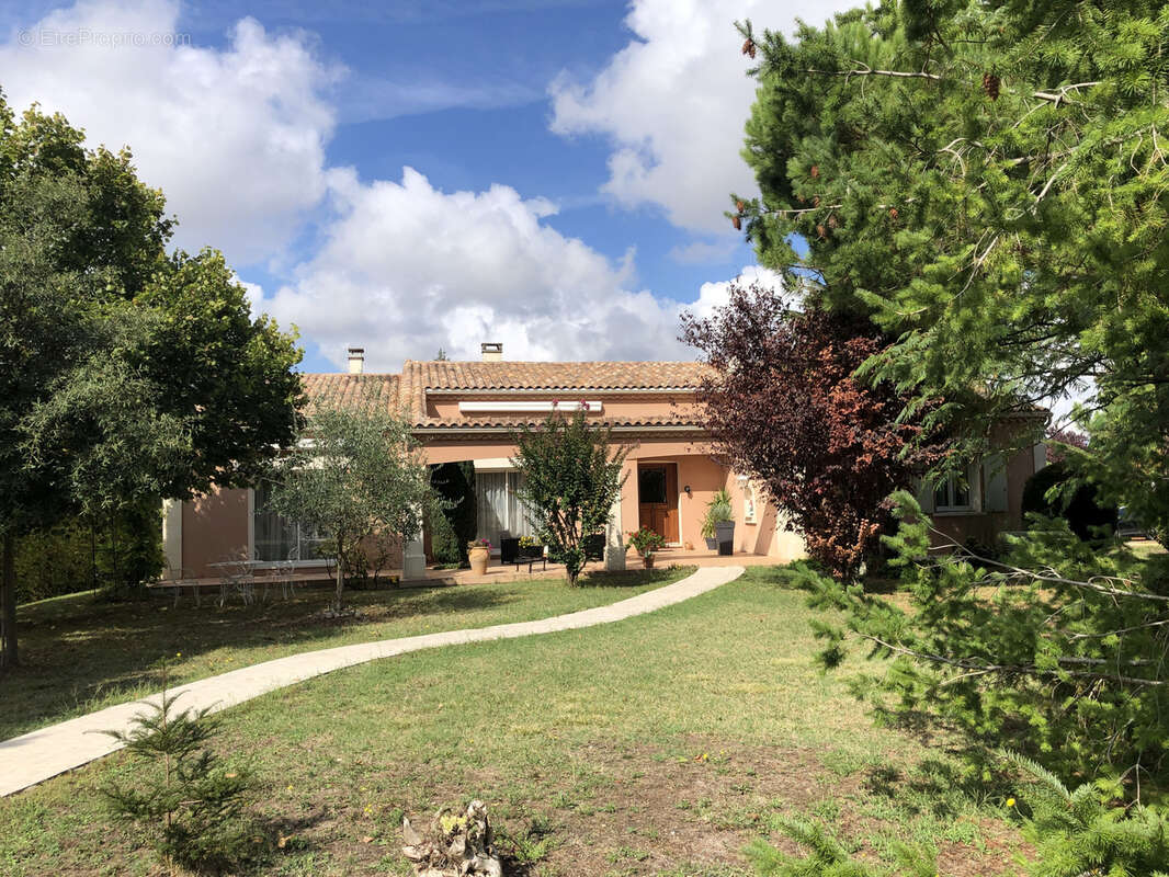 Maison à BARBEZIEUX-SAINT-HILAIRE