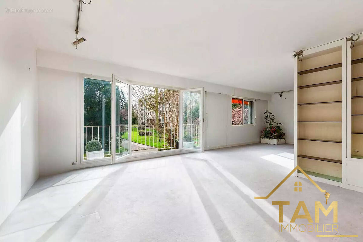 Appartement à NEUILLY-SUR-SEINE