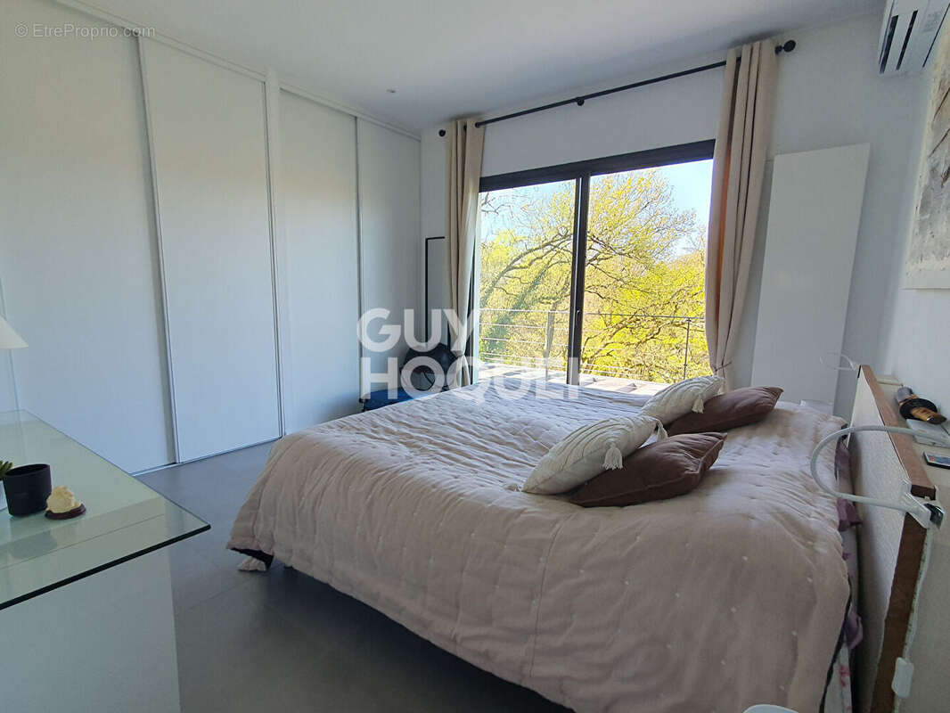 Maison à SAINT-GENIS-LAVAL