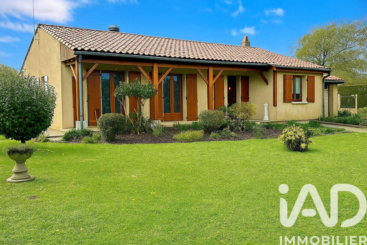 Photo 2 - Maison à CHAMPAGNE-VIGNY