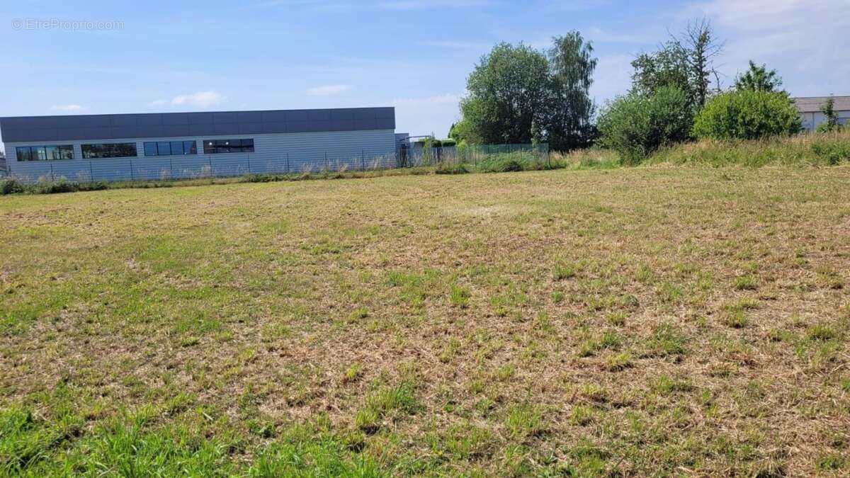 Terrain à ROSIERES-EN-SANTERRE