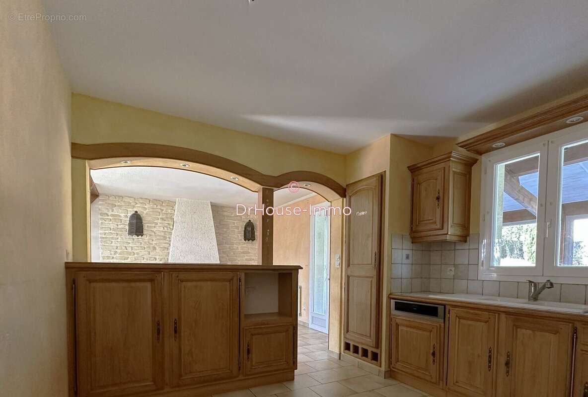 Maison à MONTMOREAU-SAINT-CYBARD