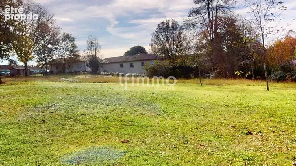 Photo Terrain à Rion-Des-Landes au prix de 78 000€