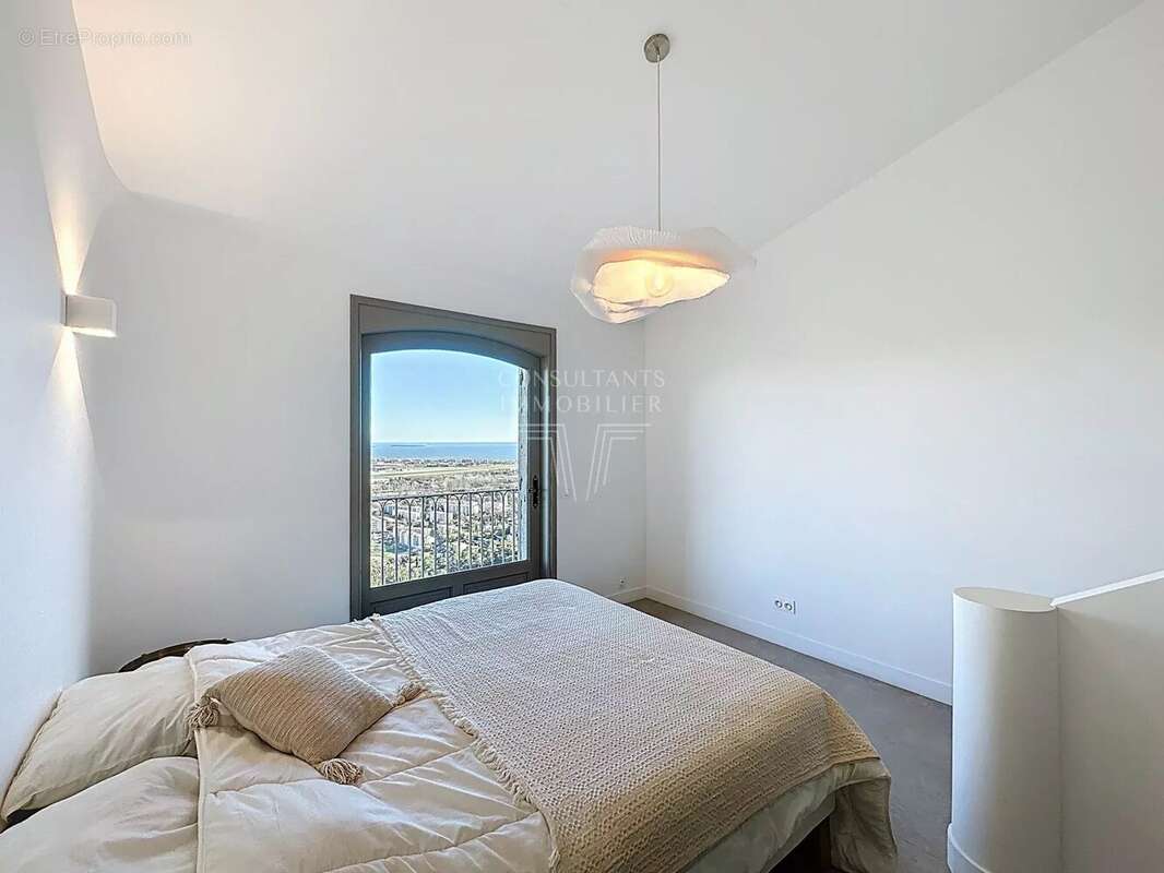 Maison à MANDELIEU-LA-NAPOULE