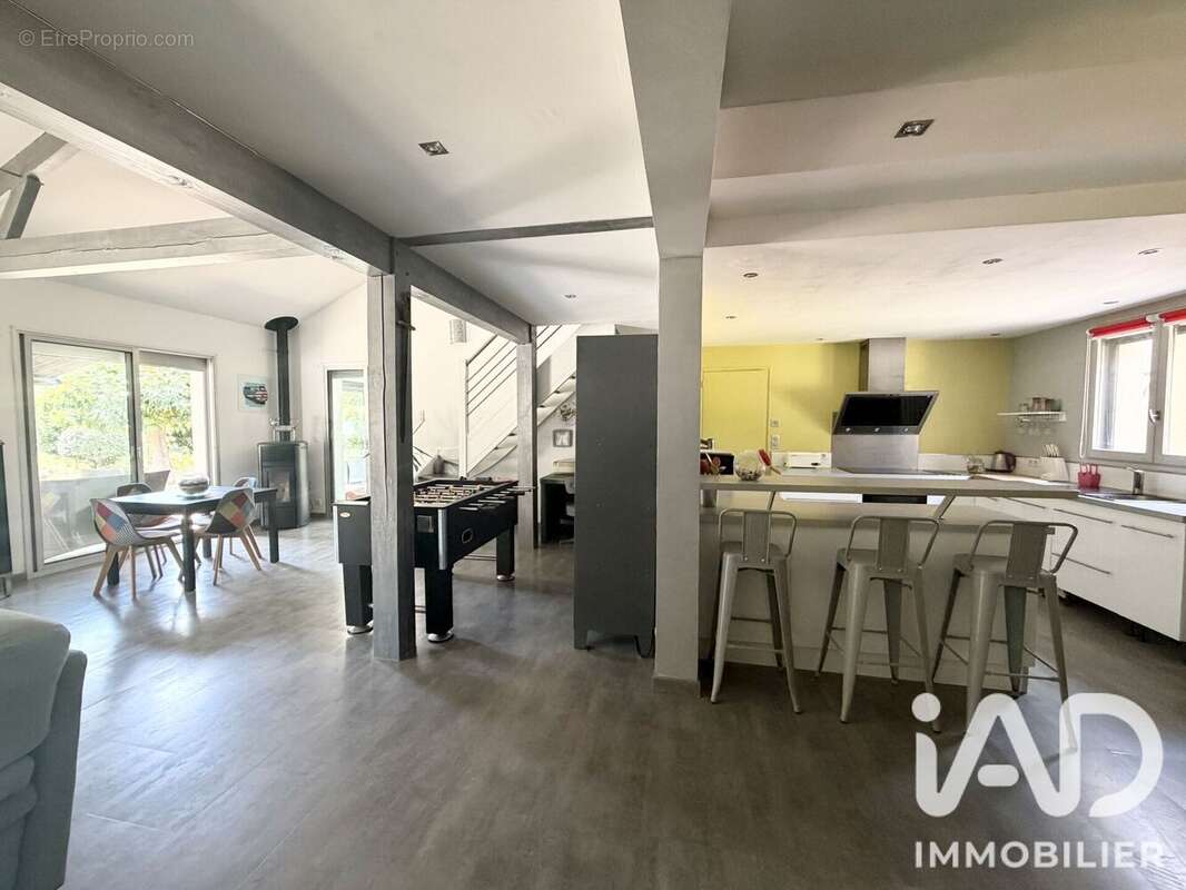 Maison 198 m² à Feytiat  - photo 5