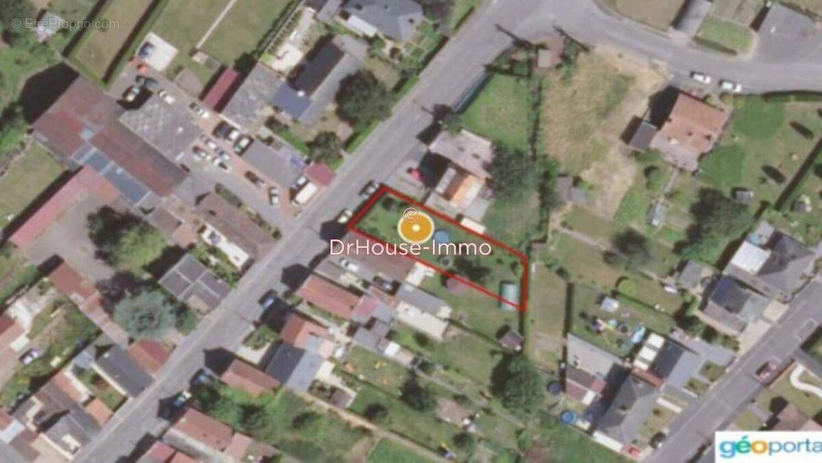 Terrain à AVESNES-LE-SEC