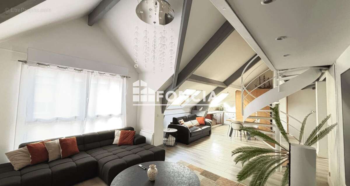 Appartement à PONTAULT-COMBAULT