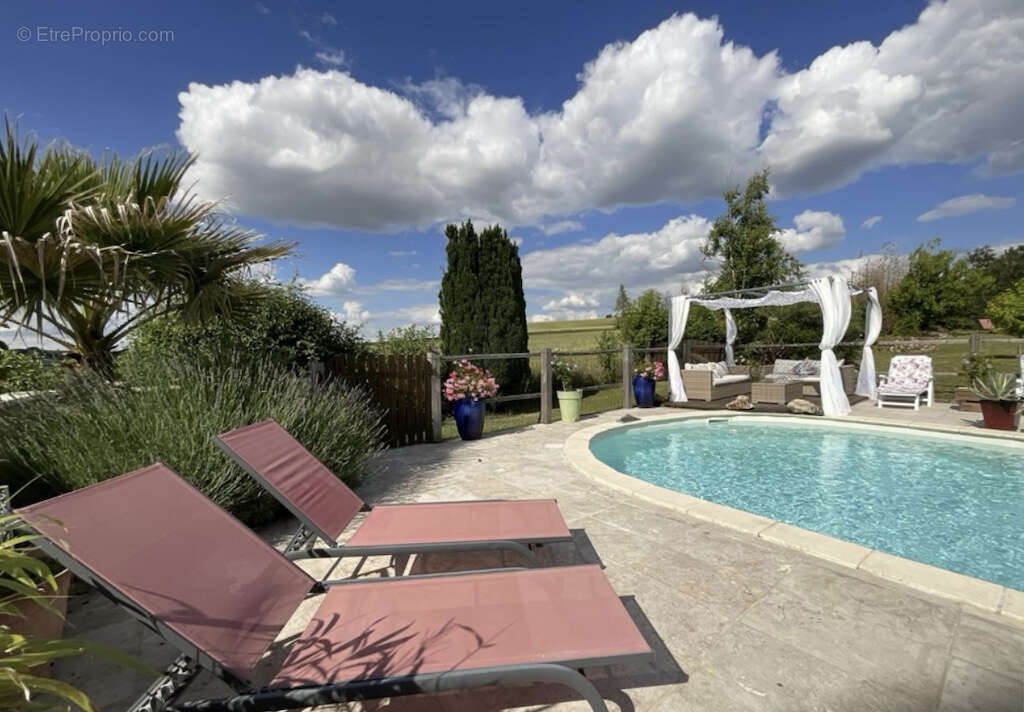 Maison à FESTALEMPS