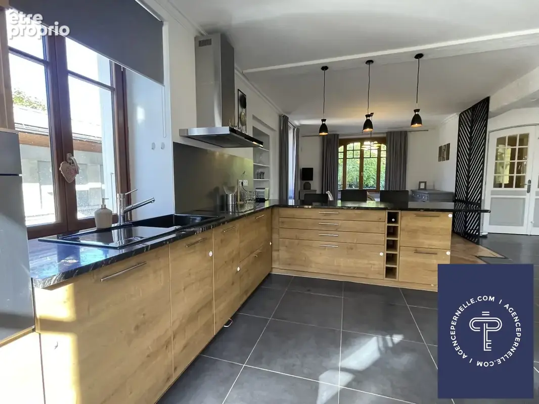 Maison 7 pièces 214 m² à vendre à Maiche (25120) - photo 2