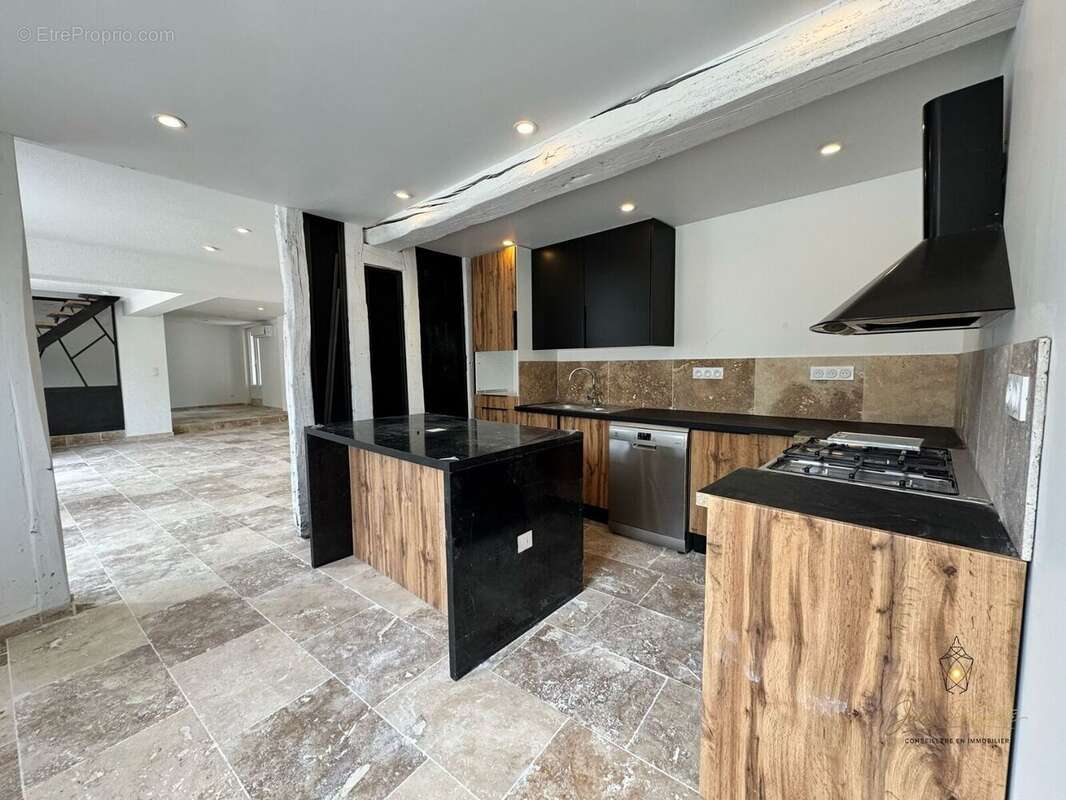 Maison 131 m² à Chateau-Renard  - photo 30