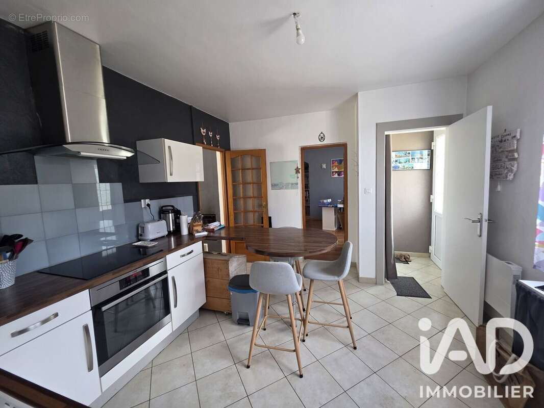 Maison 102 m² à Noidans-Les-Vesoul  - photo 8