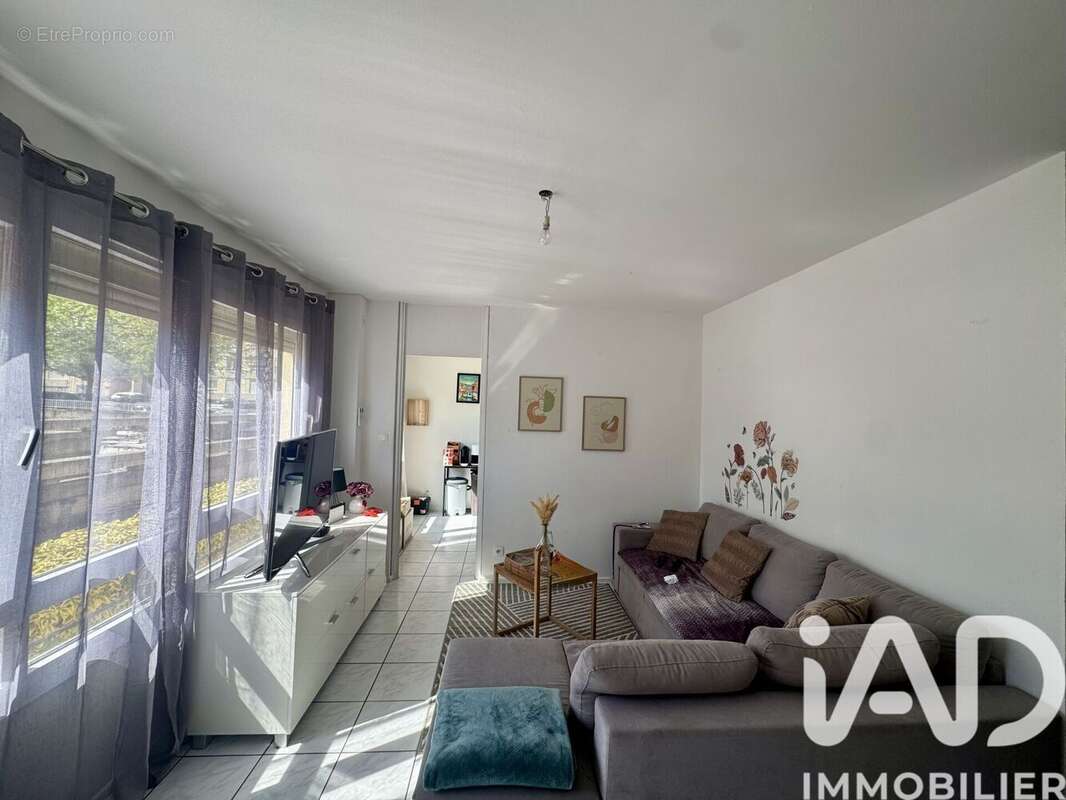 Photo 1 - Appartement à OULLINS